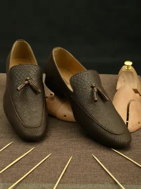 Dabble Brown Textured Loafers