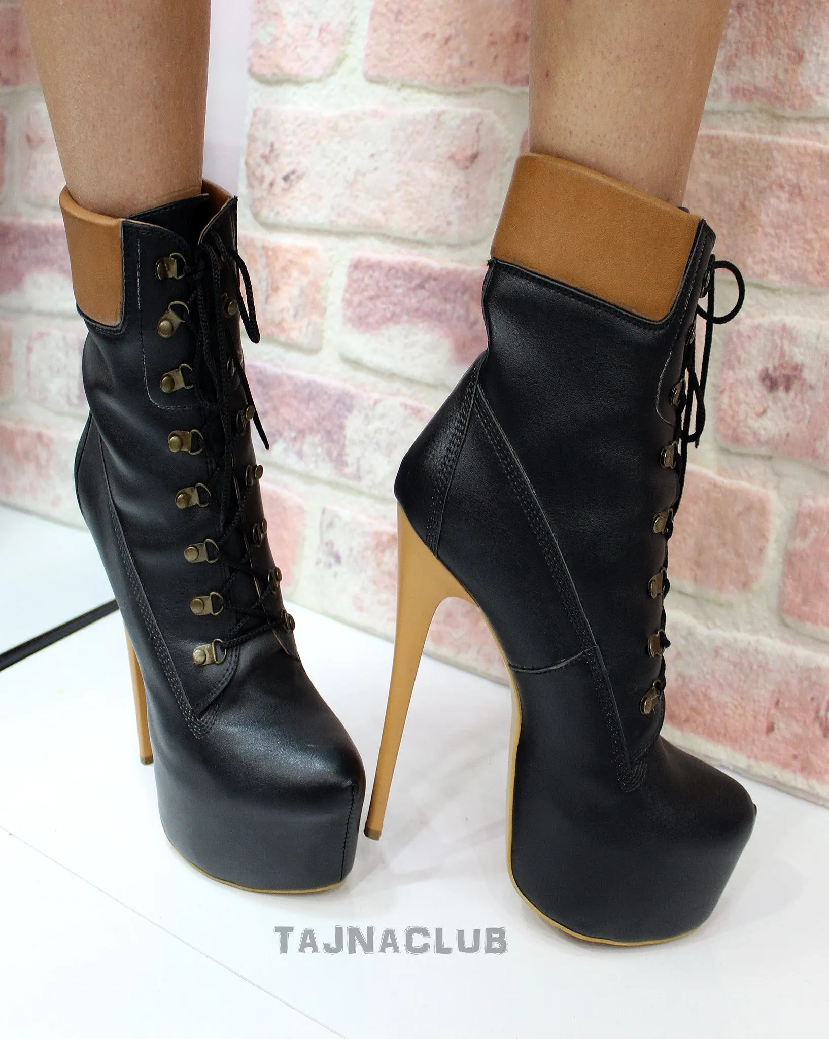 Timber Style Lace up Boots