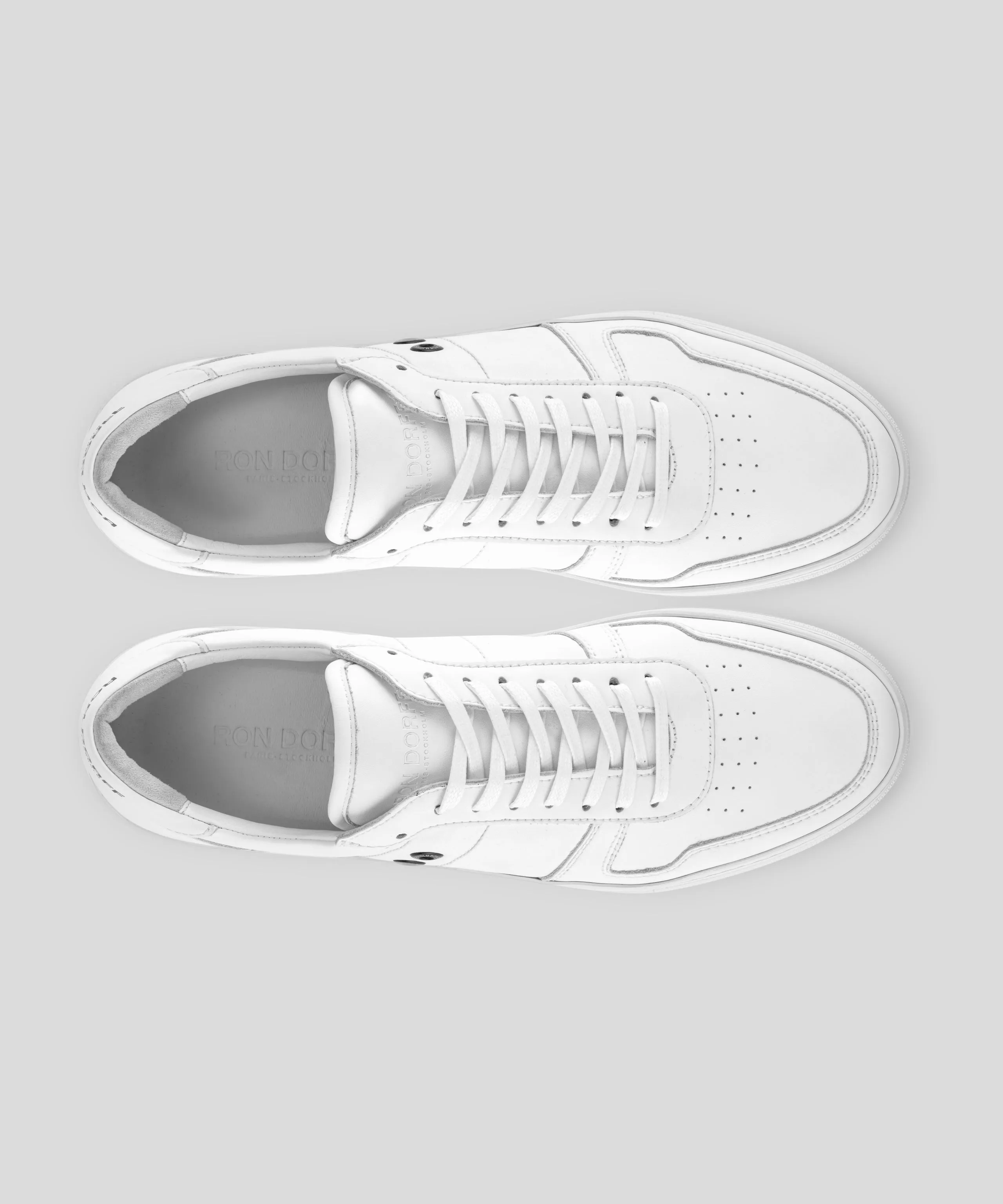 Urban Tennis Shoes: White