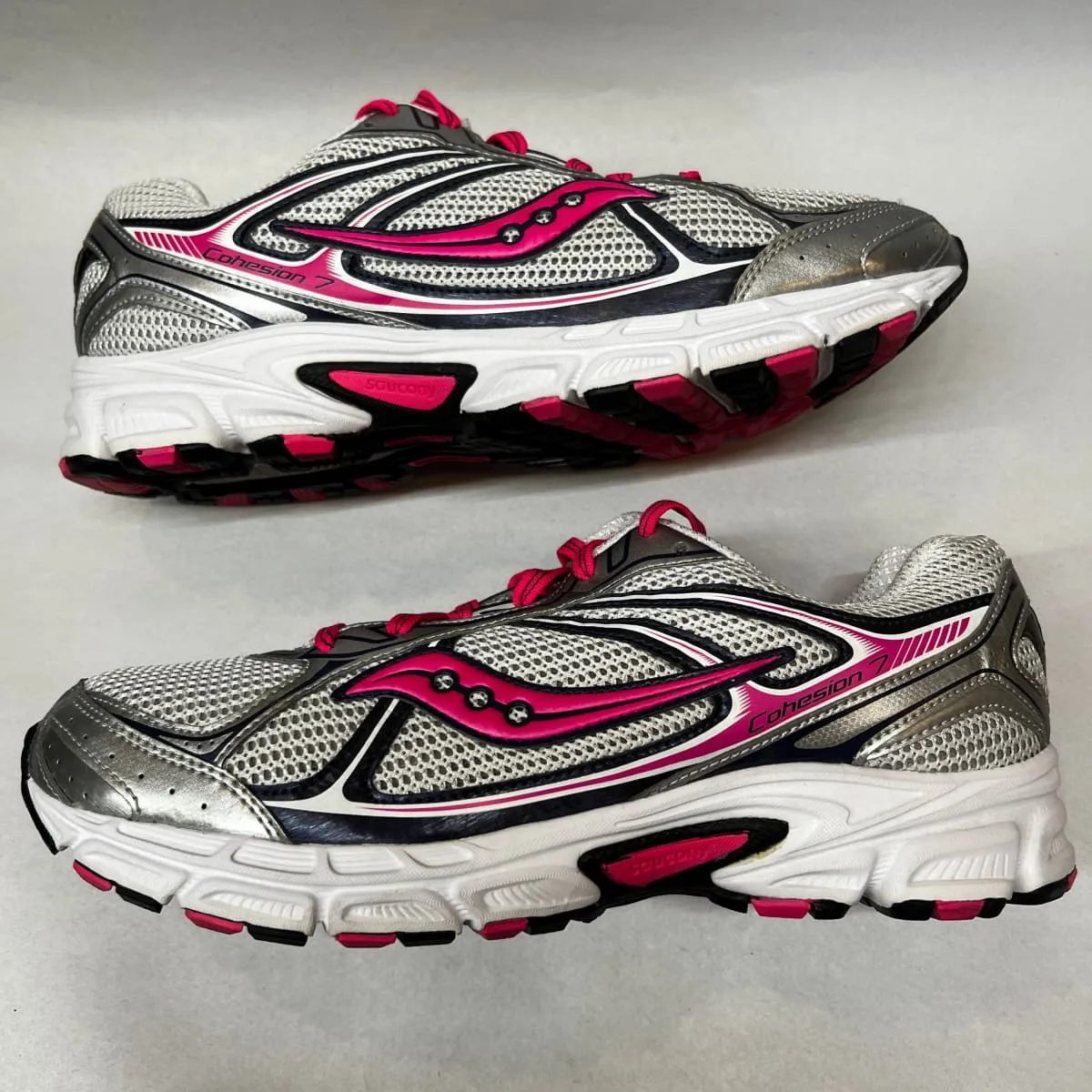 Women's Saucony Cohesion 7 Running Shoe Silver/Pink 11 Wide - Preowned