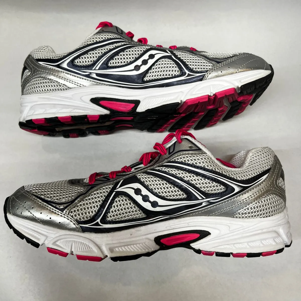 Women's Saucony Cohesion 7 Running Shoe Silver/Pink 11 Wide - Preowned