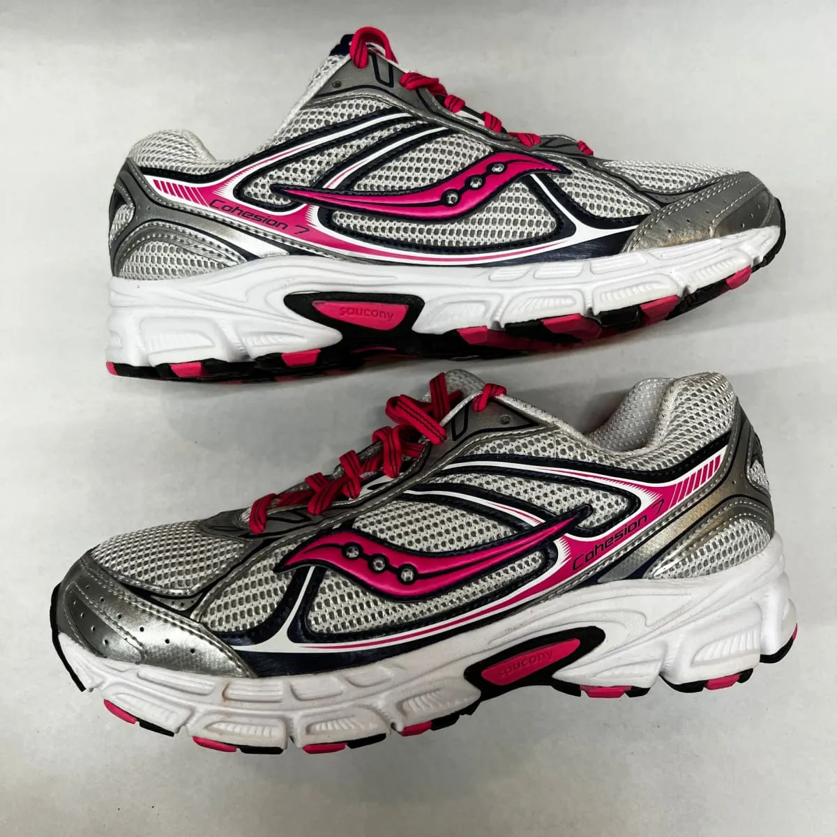 Women's Saucony Cohesion 7 Running Shoe Silver/Pink 8 Wide - Preowned