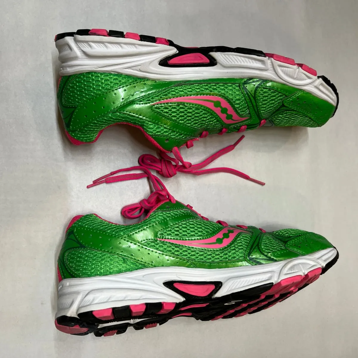 Women's Saucony Grid Cohesion 6 --Green/Pink-- Running Shoe-Size 10M