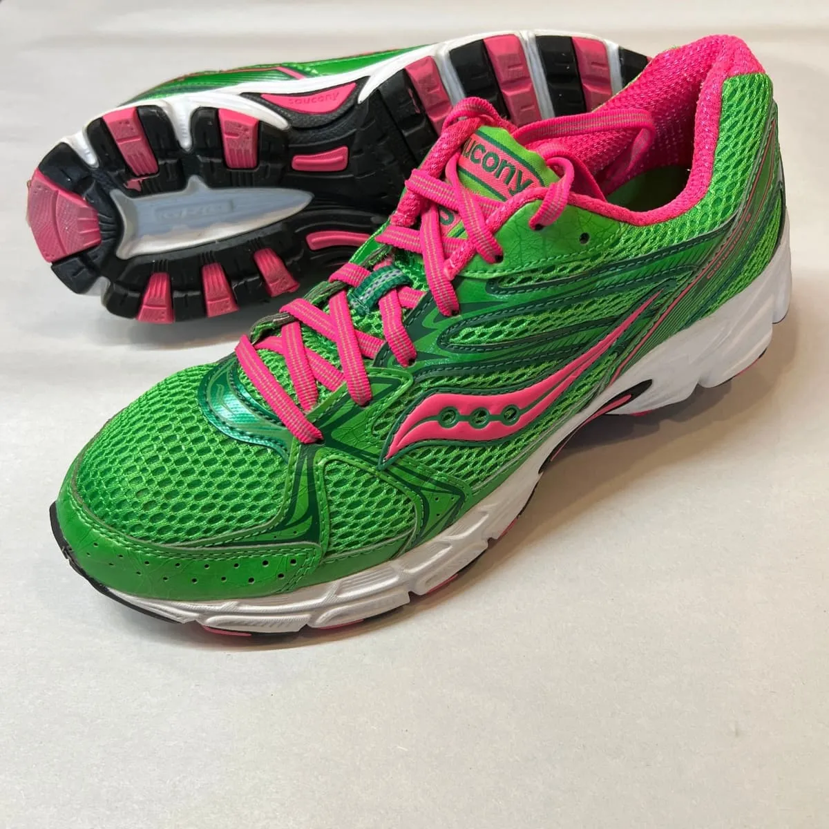 Women's Saucony Grid Cohesion 6 --Green/Pink-- Running Shoe-Size 10M